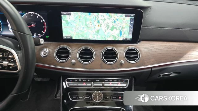 Mercedes-Benz E-Class W213 2019 Белый из Кореи, фото 4
