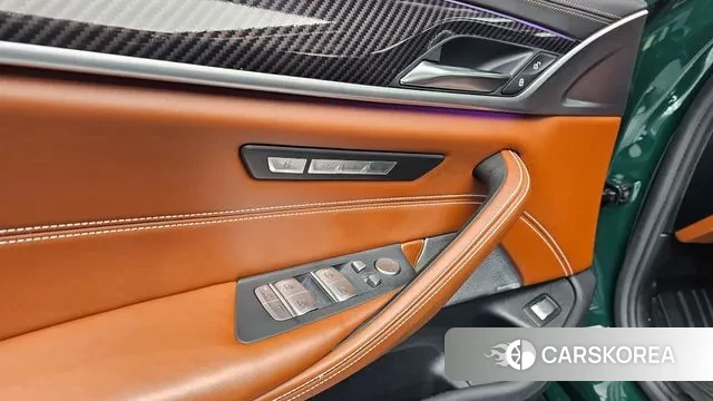 BMW 5 Series (G30) 2021 Зеленый из Кореи, фото 4