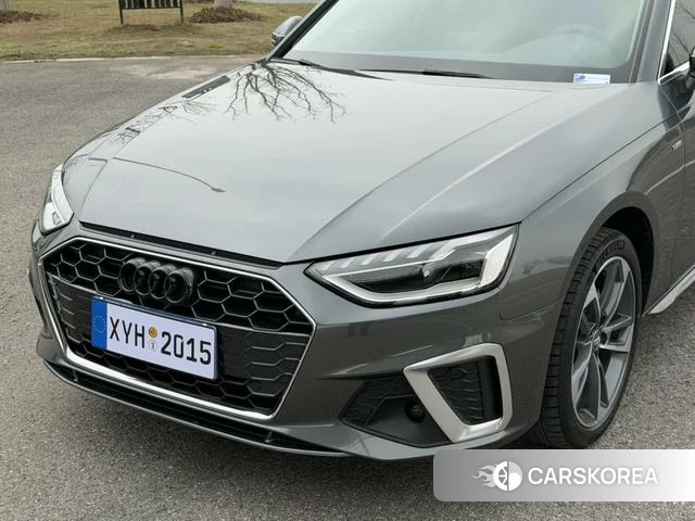 Audi A4L 2021 Темно-серый из Китая, фото 4