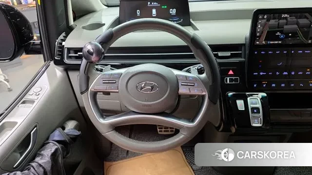 Hyundai Staria 2023 Черный из Кореи, фото 4