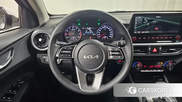 Kia The New K3 2nd generation 2022 Белый из Кореи, фото 4