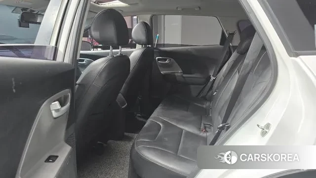 Kia Niro 2018 Белый из Кореи, фото 4