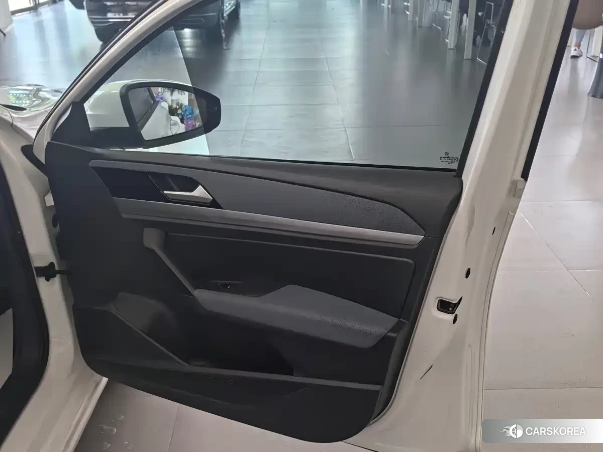 Volkswagen Lavida 2024 Белый из Китая, фото 4