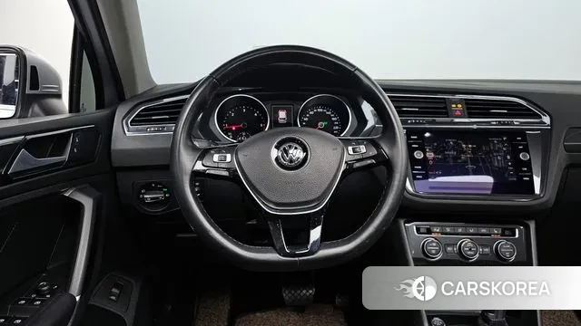 Volkswagen Tiguan second Generation 2018 Серебряный из Кореи, фото 4