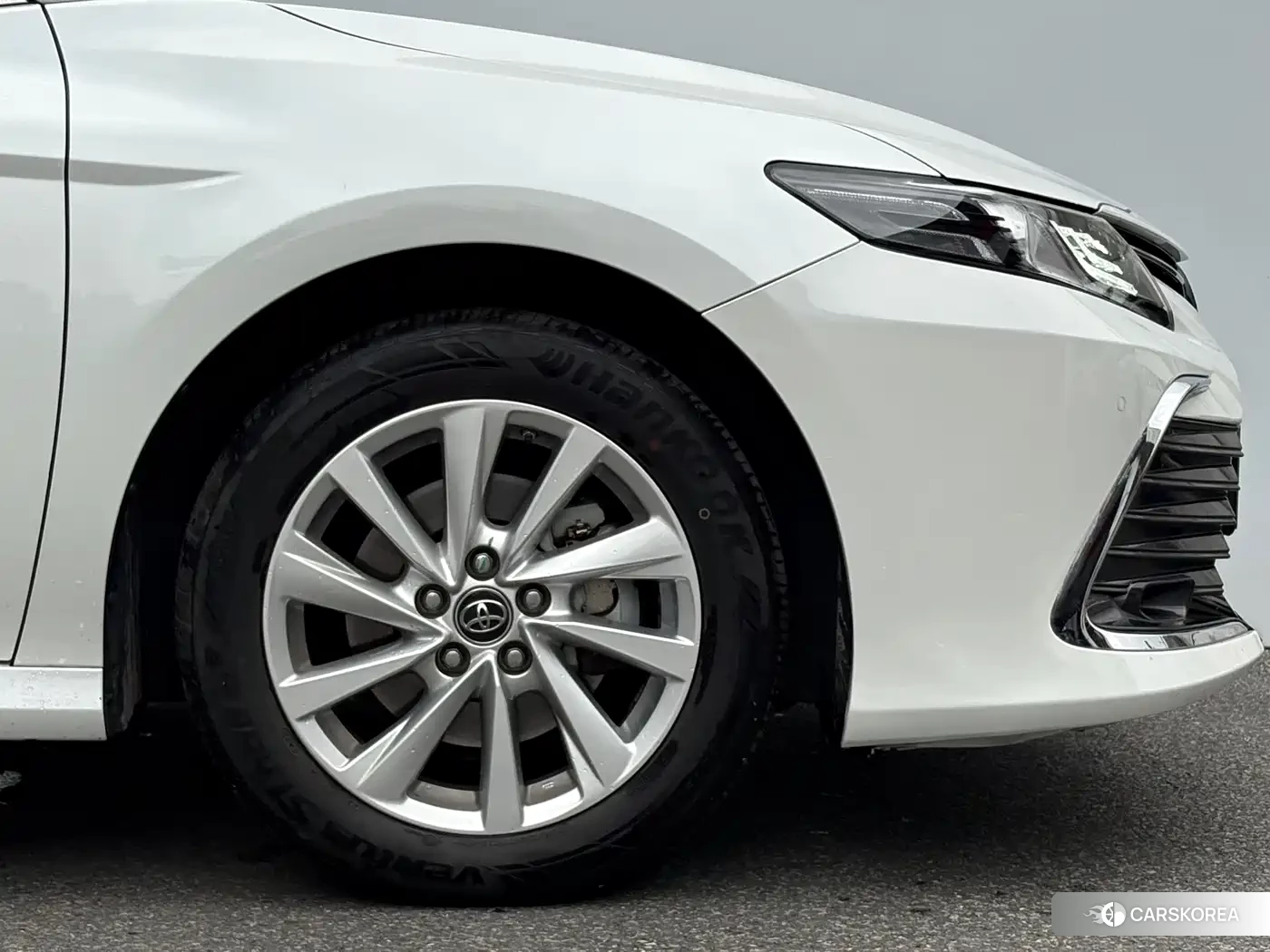 Toyota Camry 2023 Белый из Китая, фото 4
