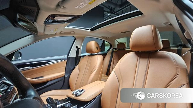 BMW 5 Series (G30) 2019 Черный из Кореи, фото 4