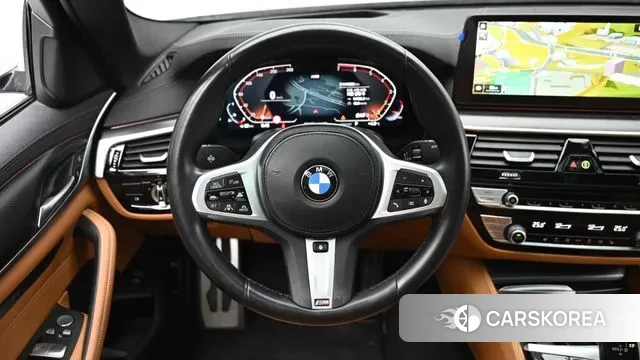 BMW 5 Series (G30) 2023 Белый из Кореи, фото 4