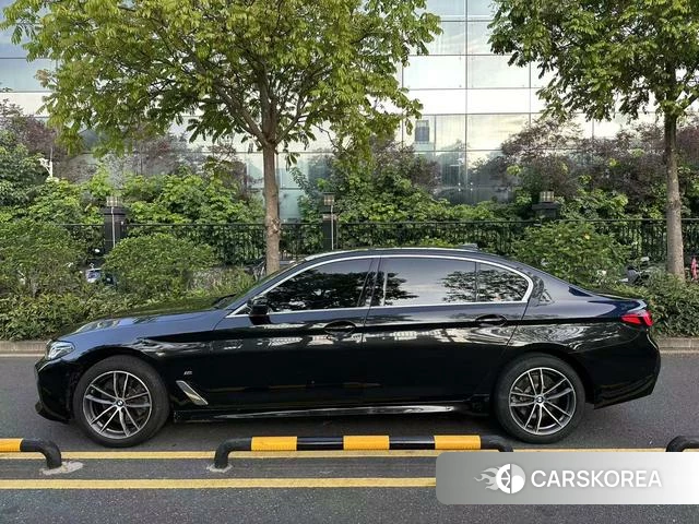 BMW 5 series 2022 Черный из Китая, фото 4