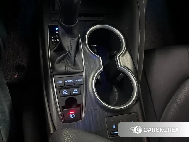 Toyota Camry (XV70) 2021 Белый из Кореи, фото 4