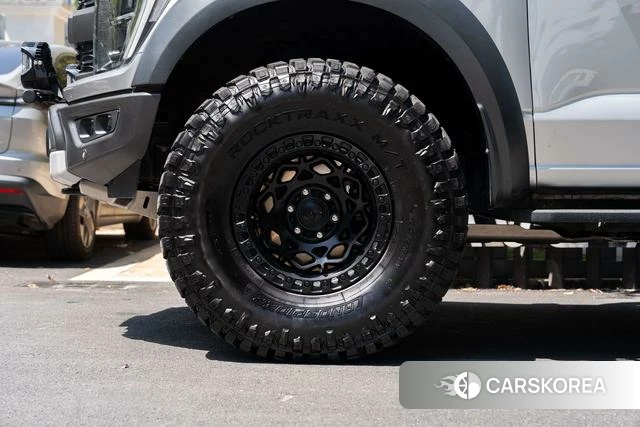 Ford F-150 Raptor 2023 Серебристо-серый из Китая, фото 4