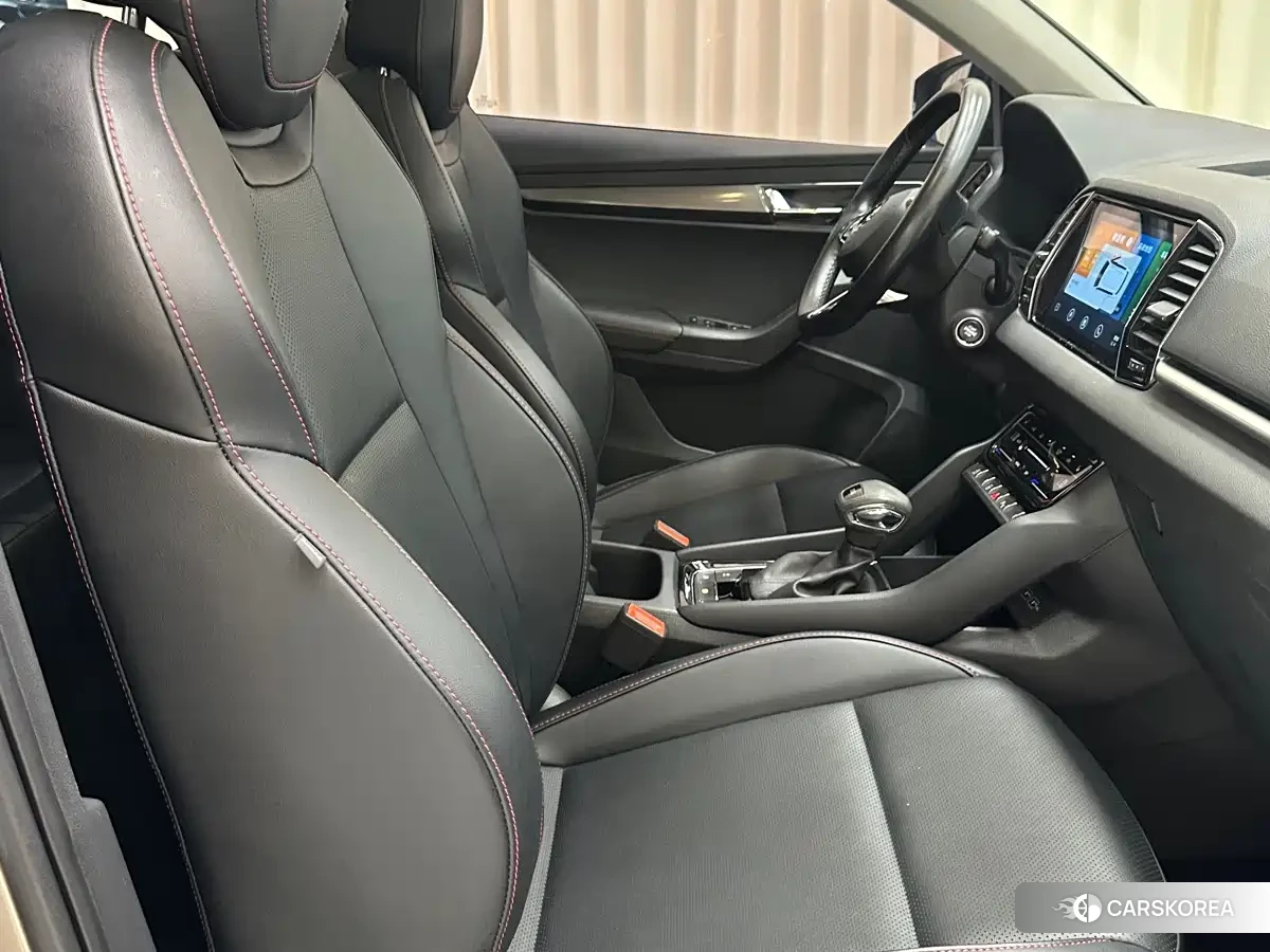 Skoda Karoq 2022 Champagne/brown из Китая, фото 4