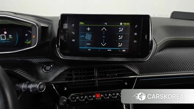 Peugeot e-208 second Generation 2021 Черный из Кореи, фото 4