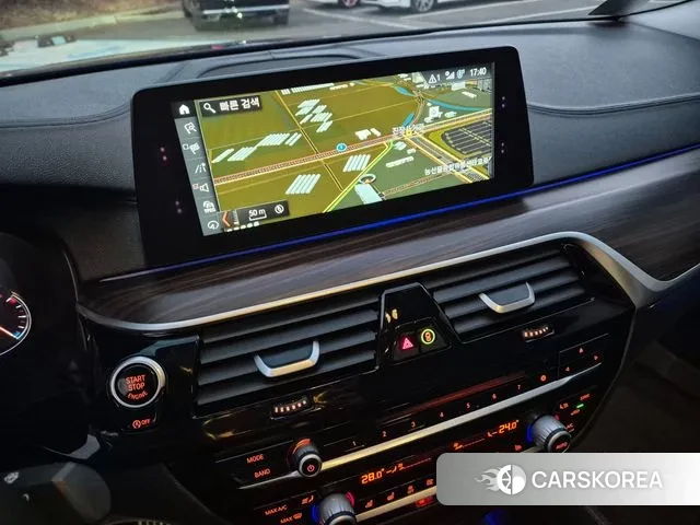 BMW 5 Series (G30) 2018 Синий из Кореи, фото 4