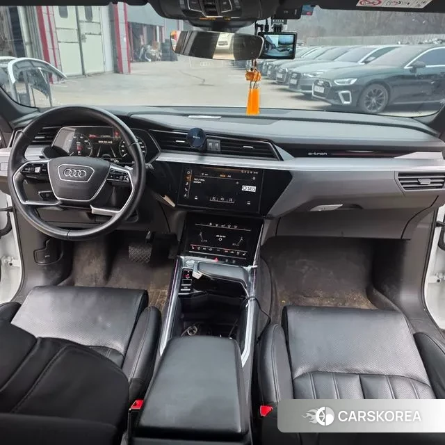 Audi e-Tron 2020 Белый из Кореи, фото 4