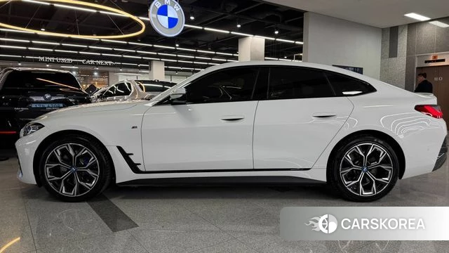 BMW i4 2023 Белый из Кореи, фото 4