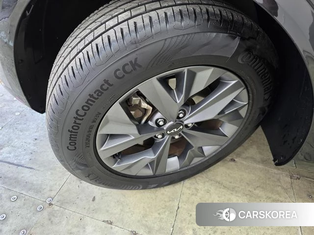 Kia Sportage 5th Generation 2022 Серебристо-серый из Кореи, фото 4