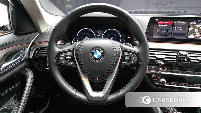 BMW 5 Series (G30) 2019 Белый из Кореи, фото 4