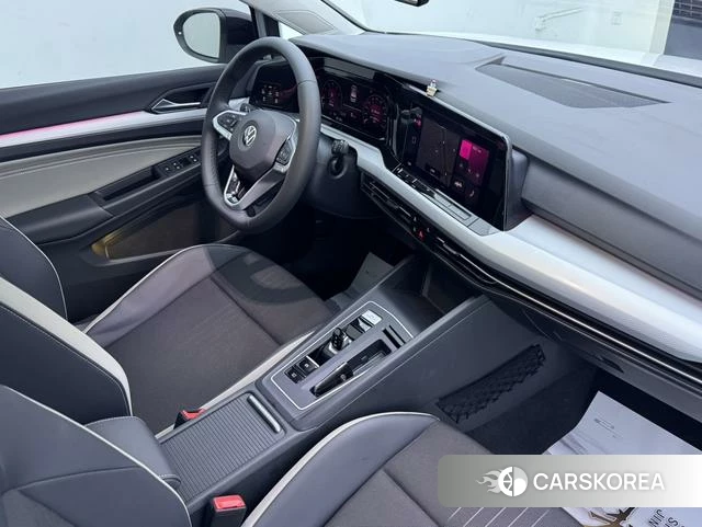 Volkswagen Golf 2022 Белый из Китая, фото 4