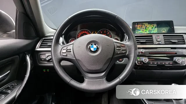 BMW 3 Series (F30) 2018 Белый из Кореи, фото 4