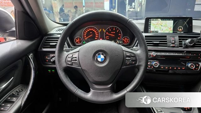 BMW 3 Series (F30) 2018 Белый из Кореи, фото 4