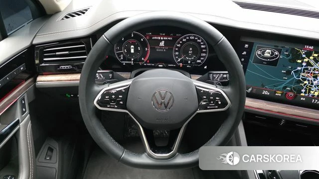 Volkswagen Touareg 3rd generation 2023 Белый из Кореи, фото 4