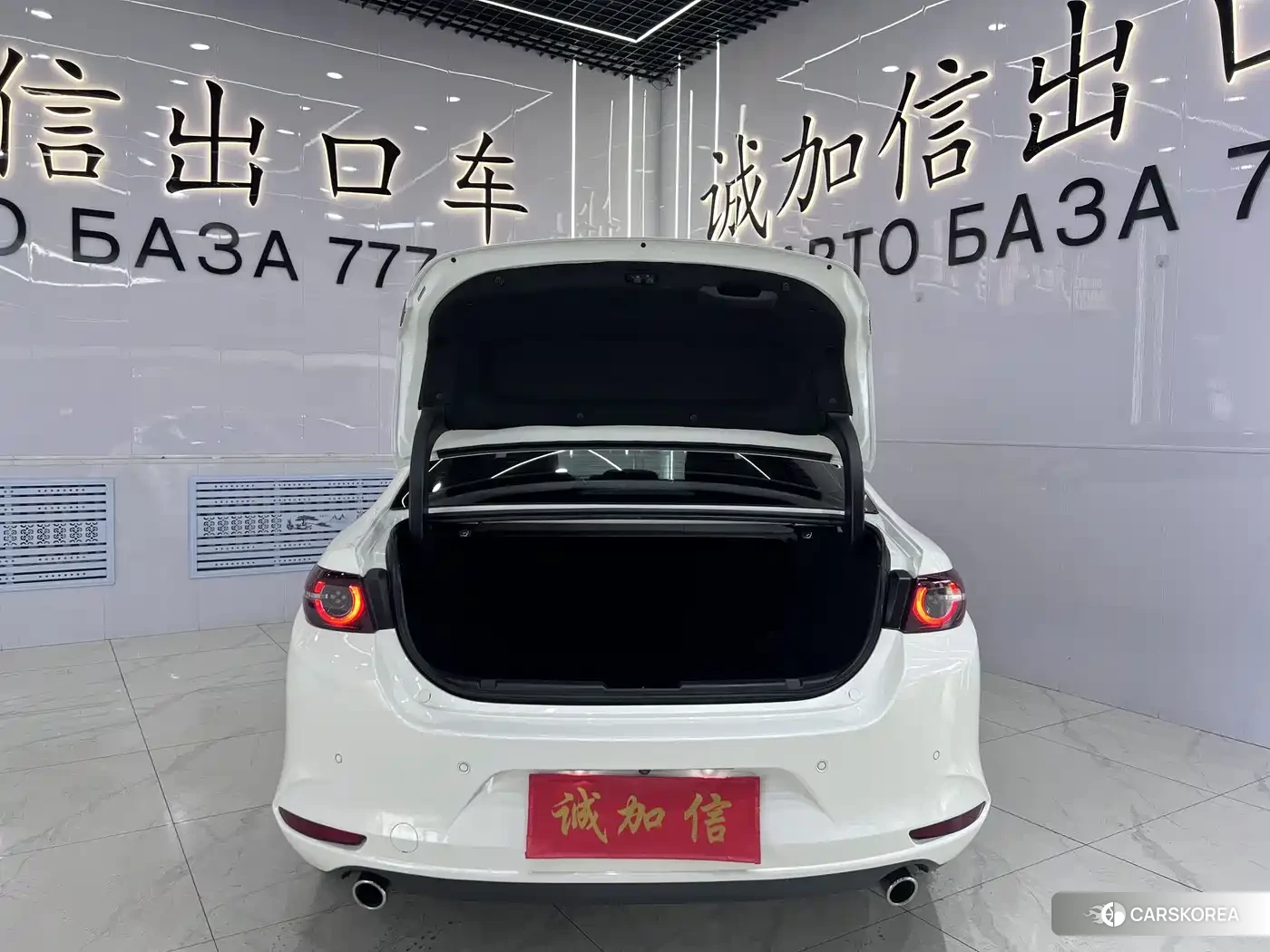 Mazda 3 2022 Белый из Китая, фото 4