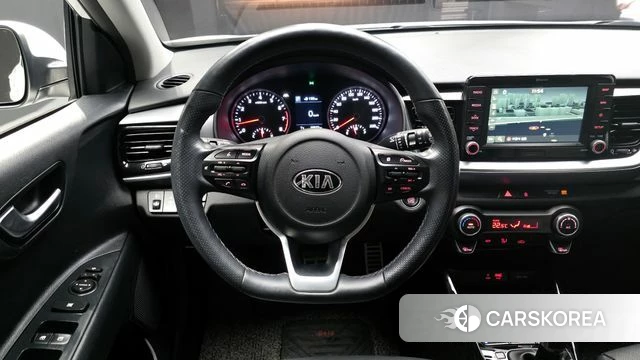 Kia Stonic 2018 Белый из Кореи, фото 4