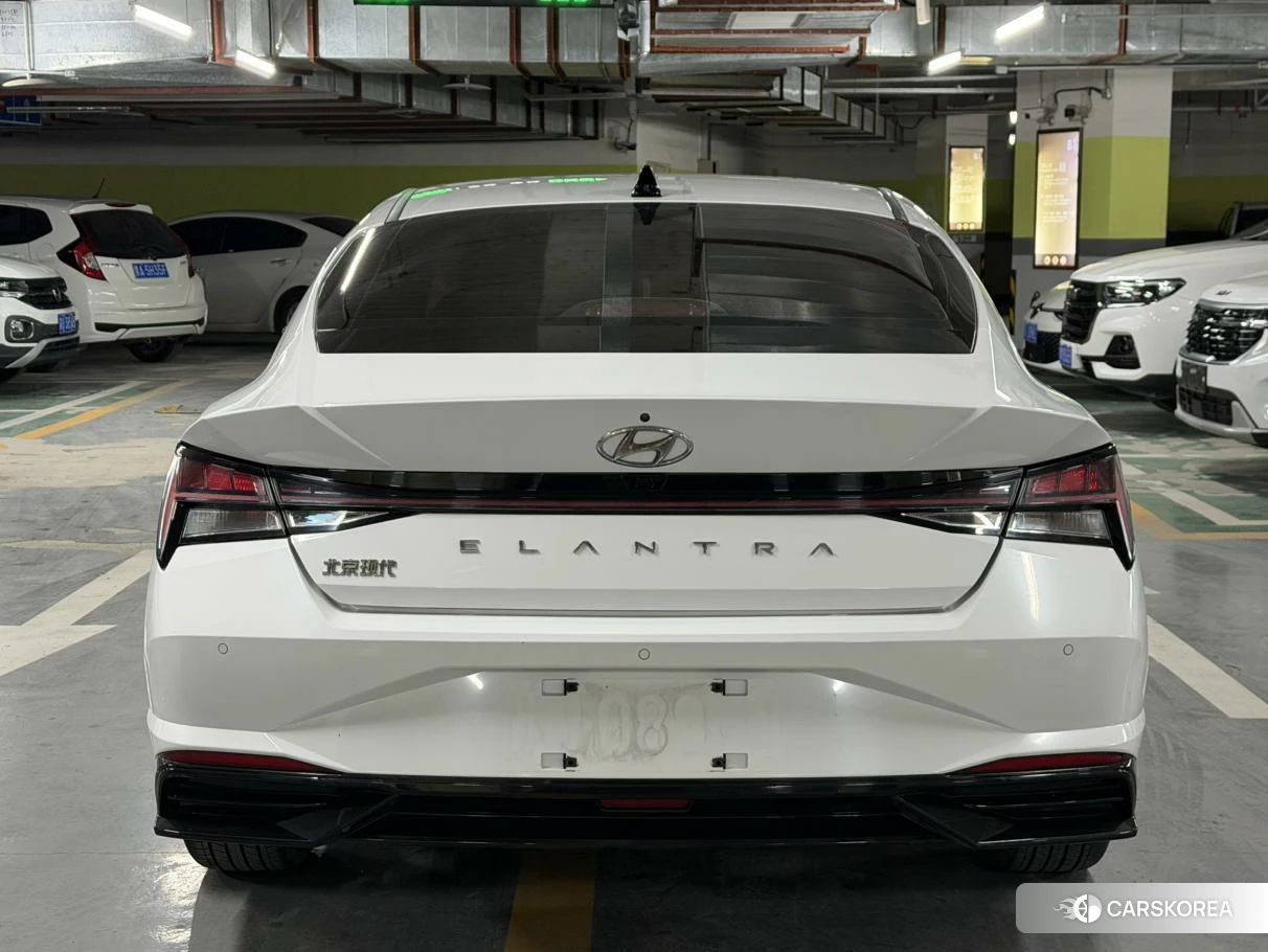 Hyundai Elantra 2022 Белый из Китая, фото 4