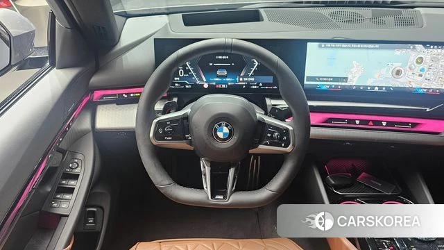 BMW 5 Series (G60) 2025 Серебристо-серый из Кореи, фото 4