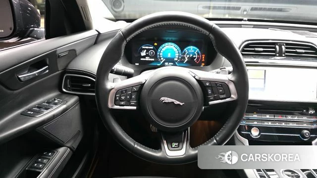 Jaguar XE 2019 Черный из Кореи, фото 4