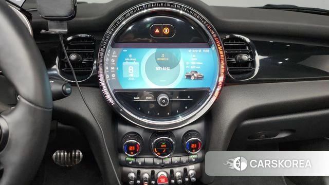 Mini Cooper S Convertible 2021 Серебряный из Кореи, фото 4