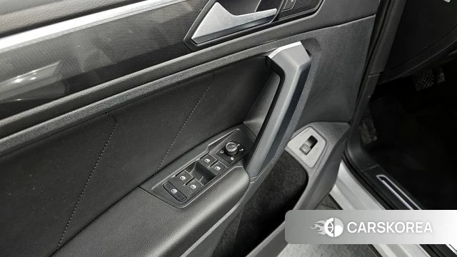 Volkswagen Tiguan second Generation 2020 Серебряный из Кореи, фото 4