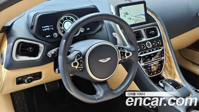 Aston Martin DB11 2019 Песочный из Кореи, фото 4