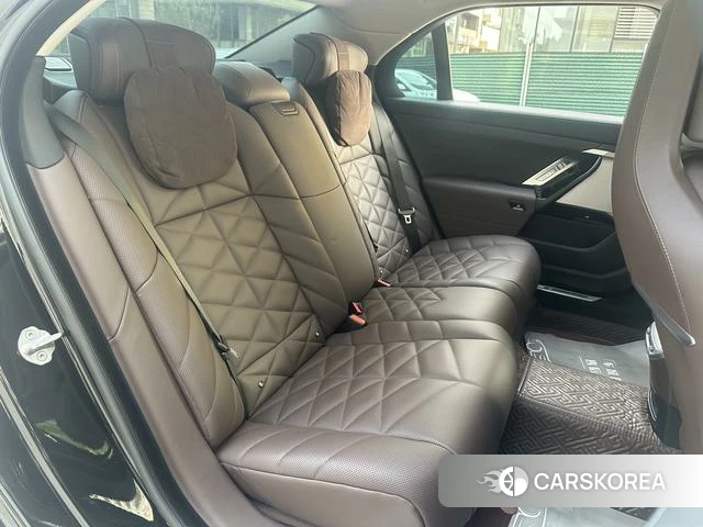 BMW 7 series 2024 Черный из Китая, фото 4