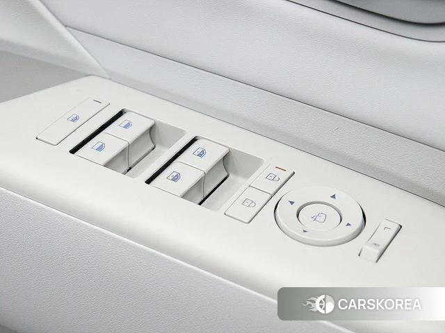 Hyundai Kona (SX2) 2026 Серебристо-серый из Кореи, фото 4