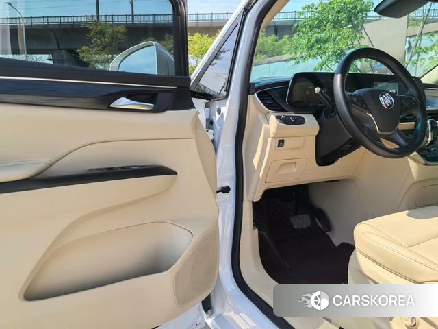 Buick GL8 2023 Белый из Китая, фото 4