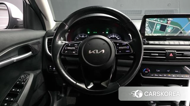 Kia Seltos 2022 Белый из Кореи, фото 4