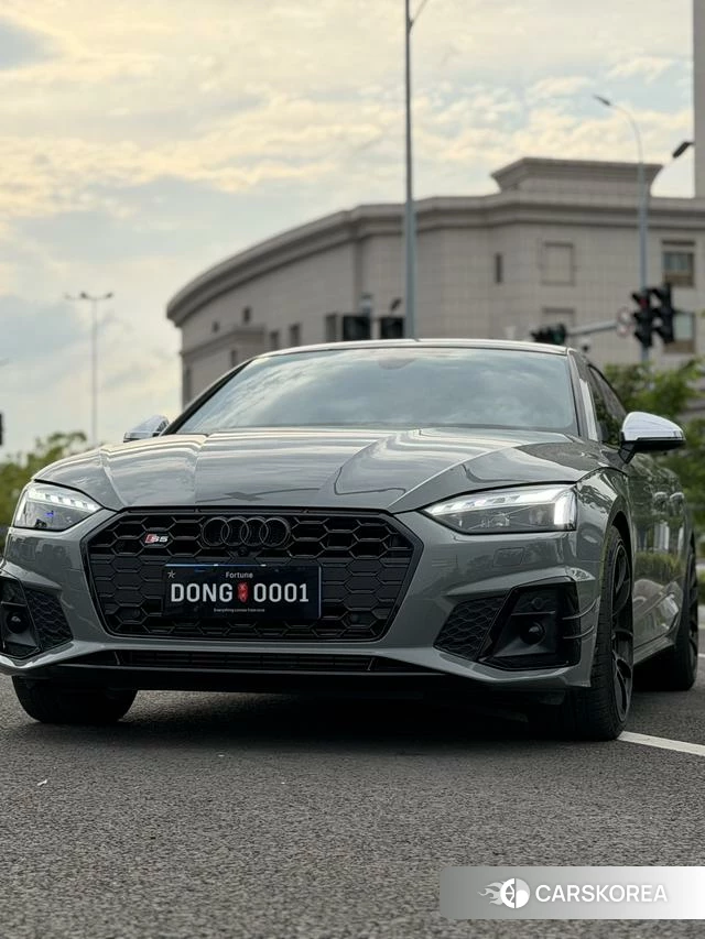 Audi S5 2022 Серебристо-серый из Китая, фото 4
