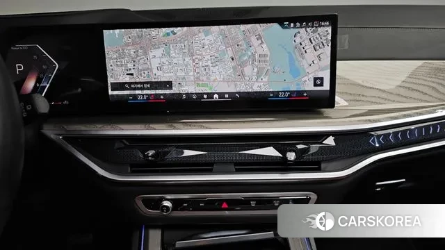 BMW X7 (G07) 2024 Черный из Кореи, фото 4