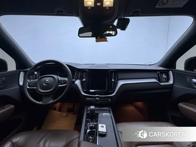 Volvo XC60 2023 Черный из Китая, фото 4