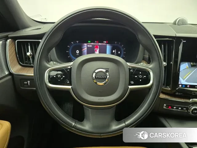 Volvo XC60 second Generation 2022 Белый из Кореи, фото 4