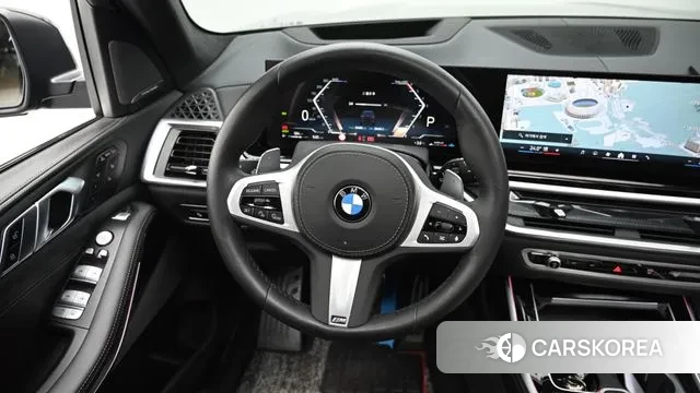 BMW X7 (G07) 2024 Черный из Кореи, фото 4