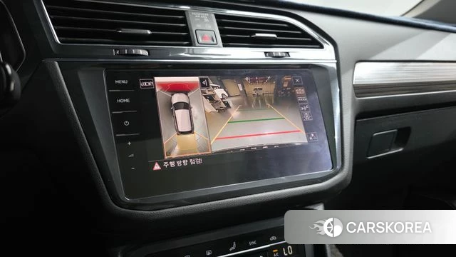Volkswagen Tiguan Allspace 2023 Черный из Кореи, фото 4