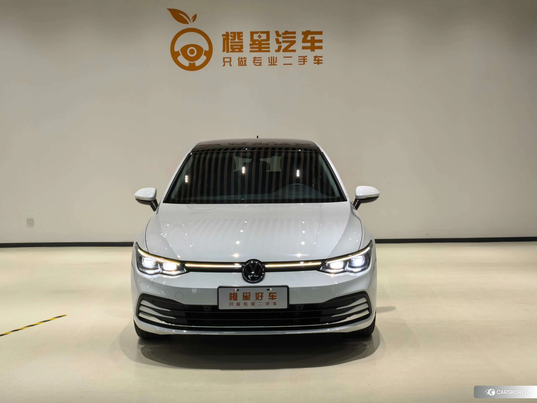 Volkswagen Golf 2022 Белый из Китая, фото 4