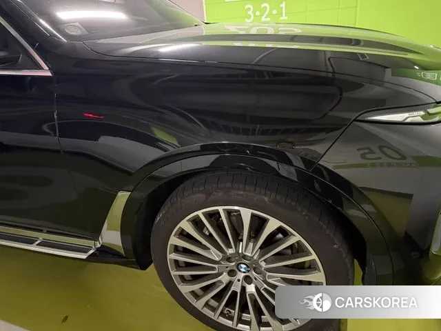 BMW X7 (G07) 2024 Черный из Кореи, фото 4