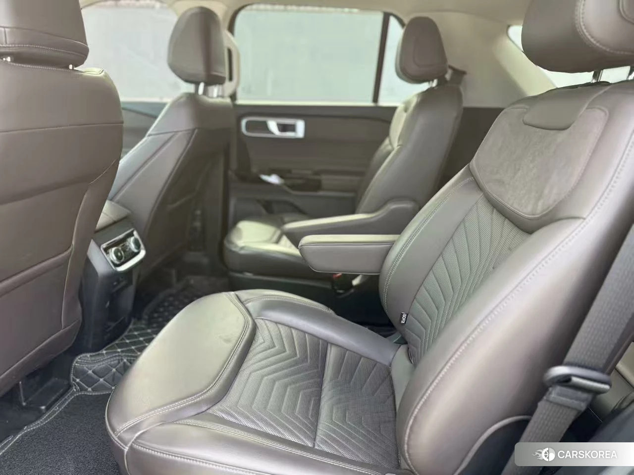Ford Explorer 2024 Черный из Китая, фото 4
