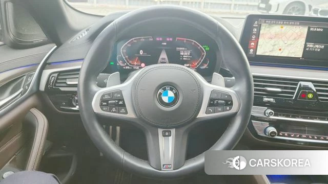 BMW 5 Series (G30) 2021 Серебристо-серый из Кореи, фото 4
