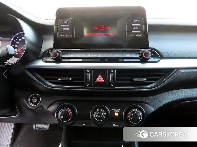 Kia The New K3 2nd generation 2021 Белый из Кореи, фото 4