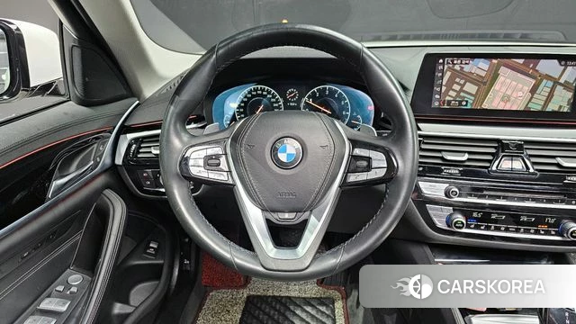 BMW 5 Series (G30) 2019 Белый из Кореи, фото 4