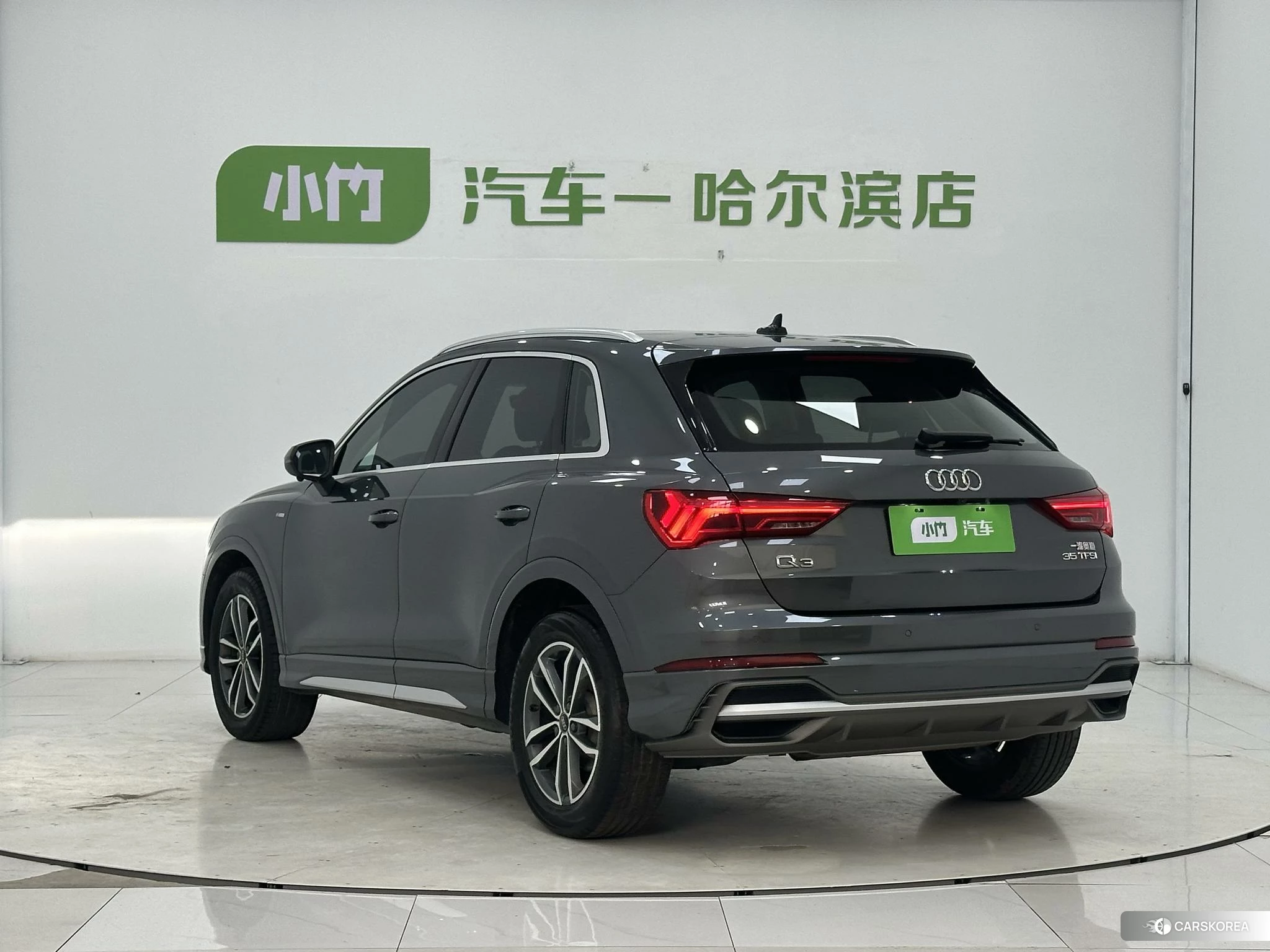 Audi Q3 2022 Темно-серый из Китая, фото 4